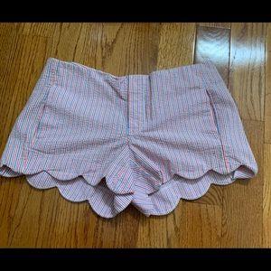 Seersucker scalloped hem shorts